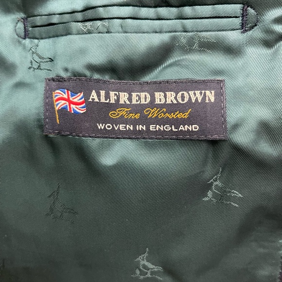 Charles Tyrwhitt Pin stripe Navy suit - Picture 5 of 9